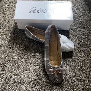 Victoria K Women’s Blue Plaid Shoes NIB 8.5